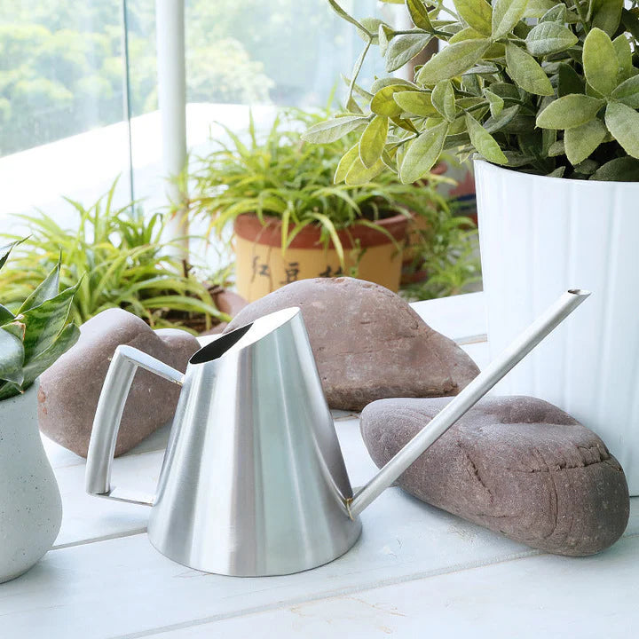 Lulu Elegant Watering Can in silver, 10x13x23cm