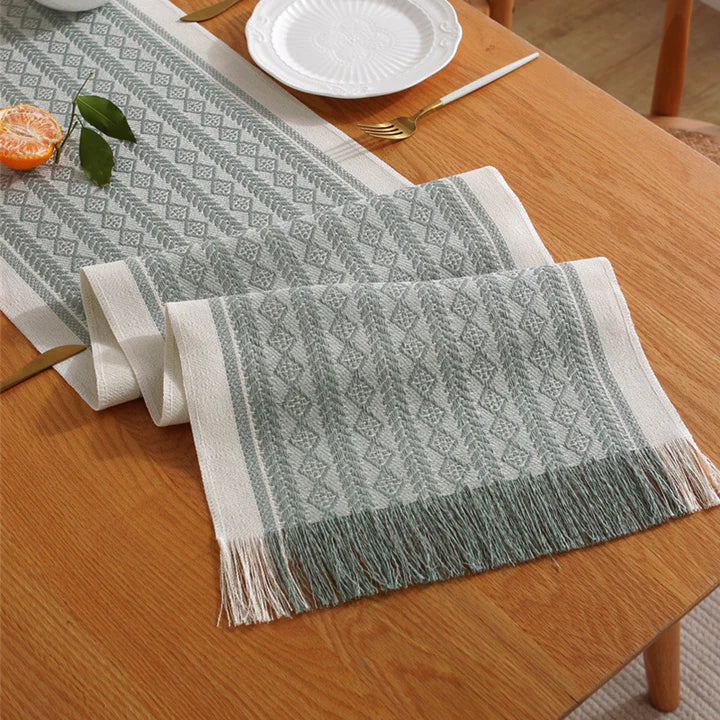 Retro Orphi Jacquard Table Runner in Striped Rhombus With Dense Tassel