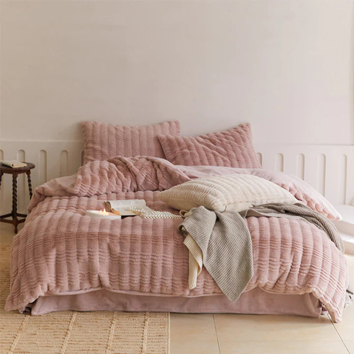 Linor Winter Warm Quilt in pink, King in a bedroom