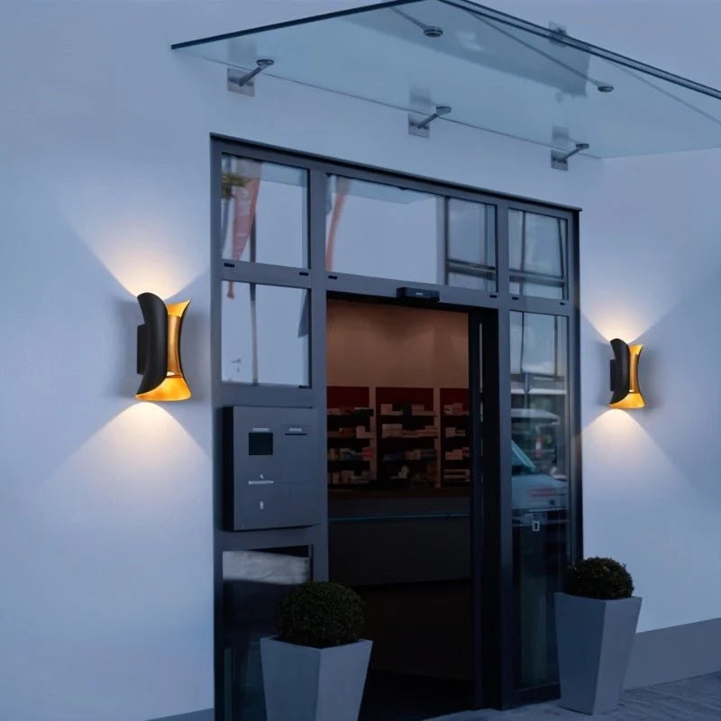 Elegant Modern Wall Lamp