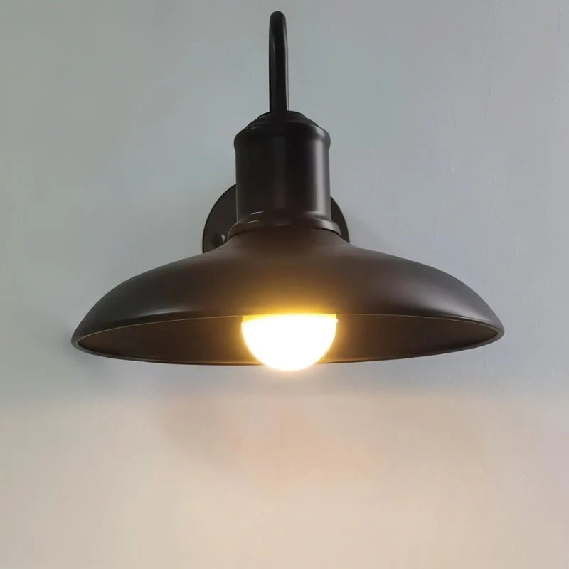 Elegant Retro Outdoor Illumination