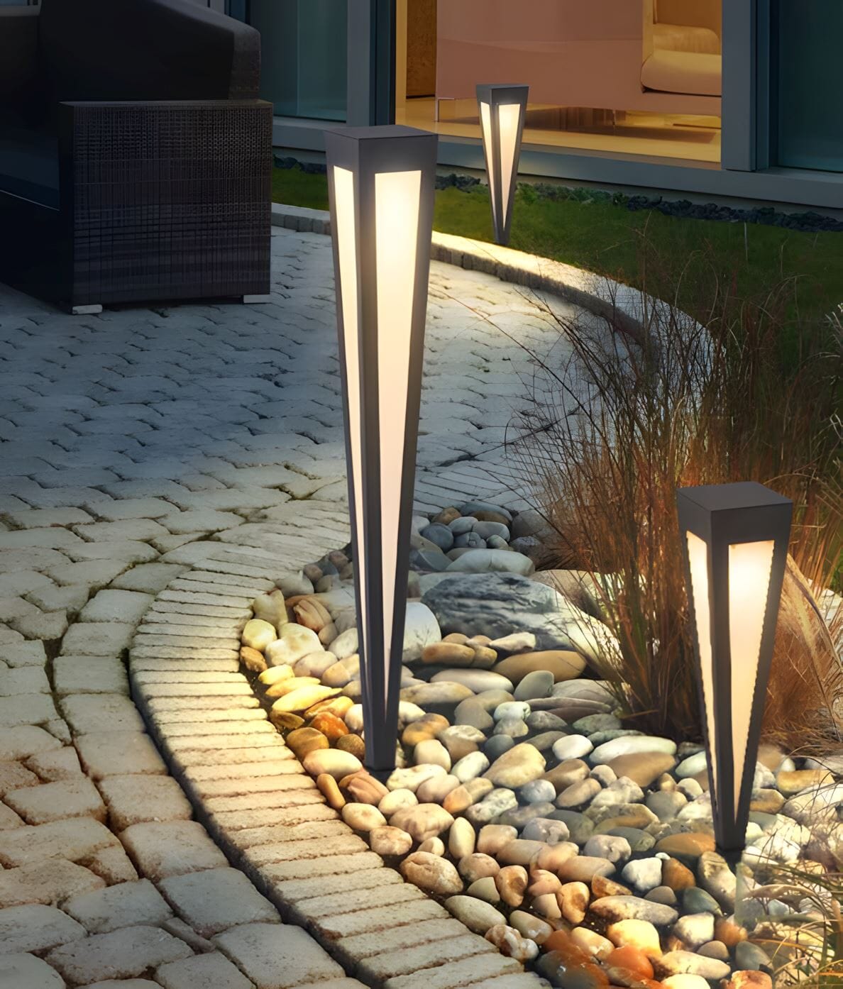 Tapered LED Garden Path Light - view 2